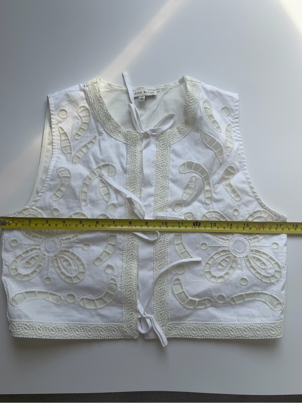 Moon River White Embroidered Lace Tie Front Vest Boho Cottagecore - Picture 4 of 8